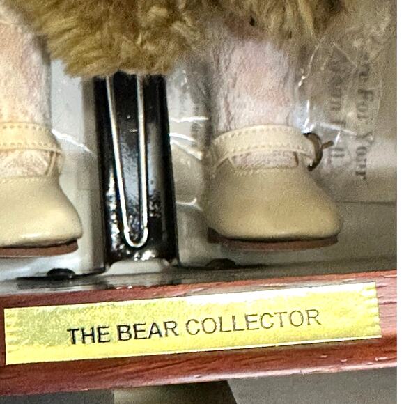Connoisseur Collection Doll by Seymour Mann 1997 "The Bear Collector" NEW in Box - Picture 7 of 12